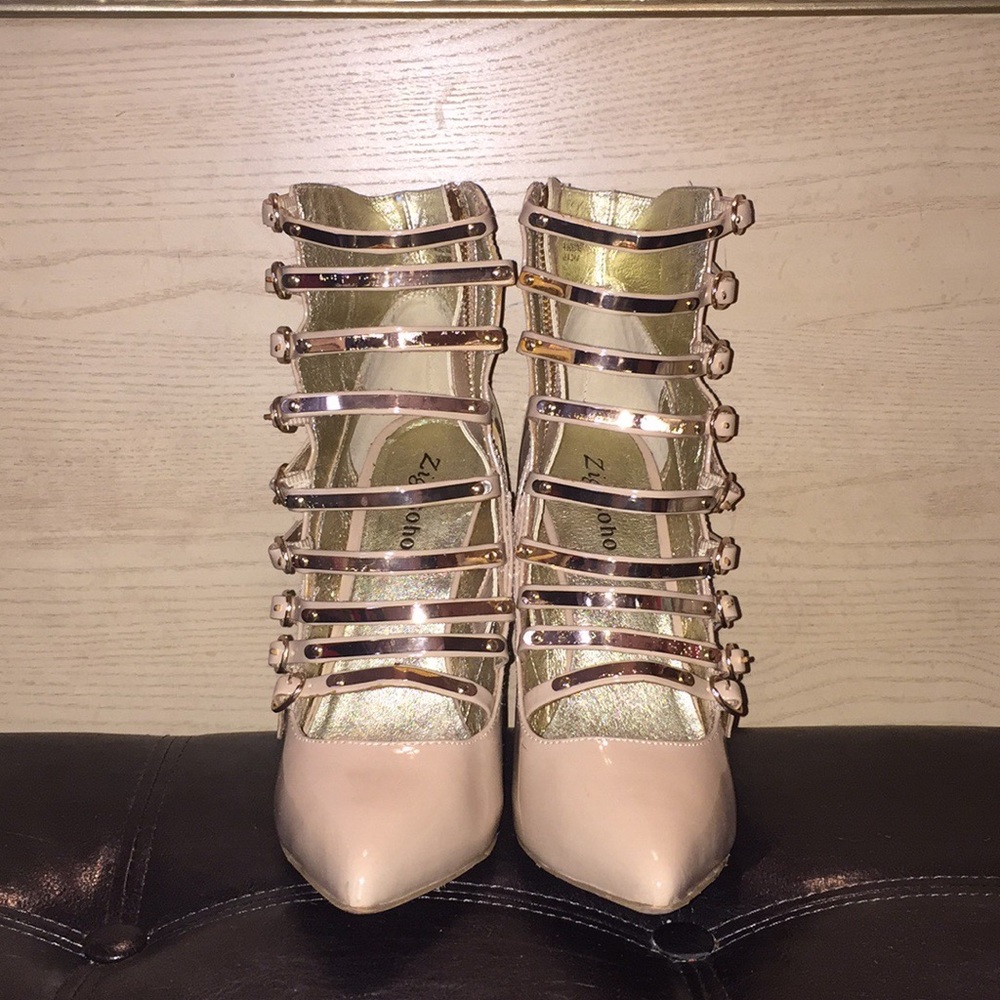 Size 8. Patent Leather Tan Heel.